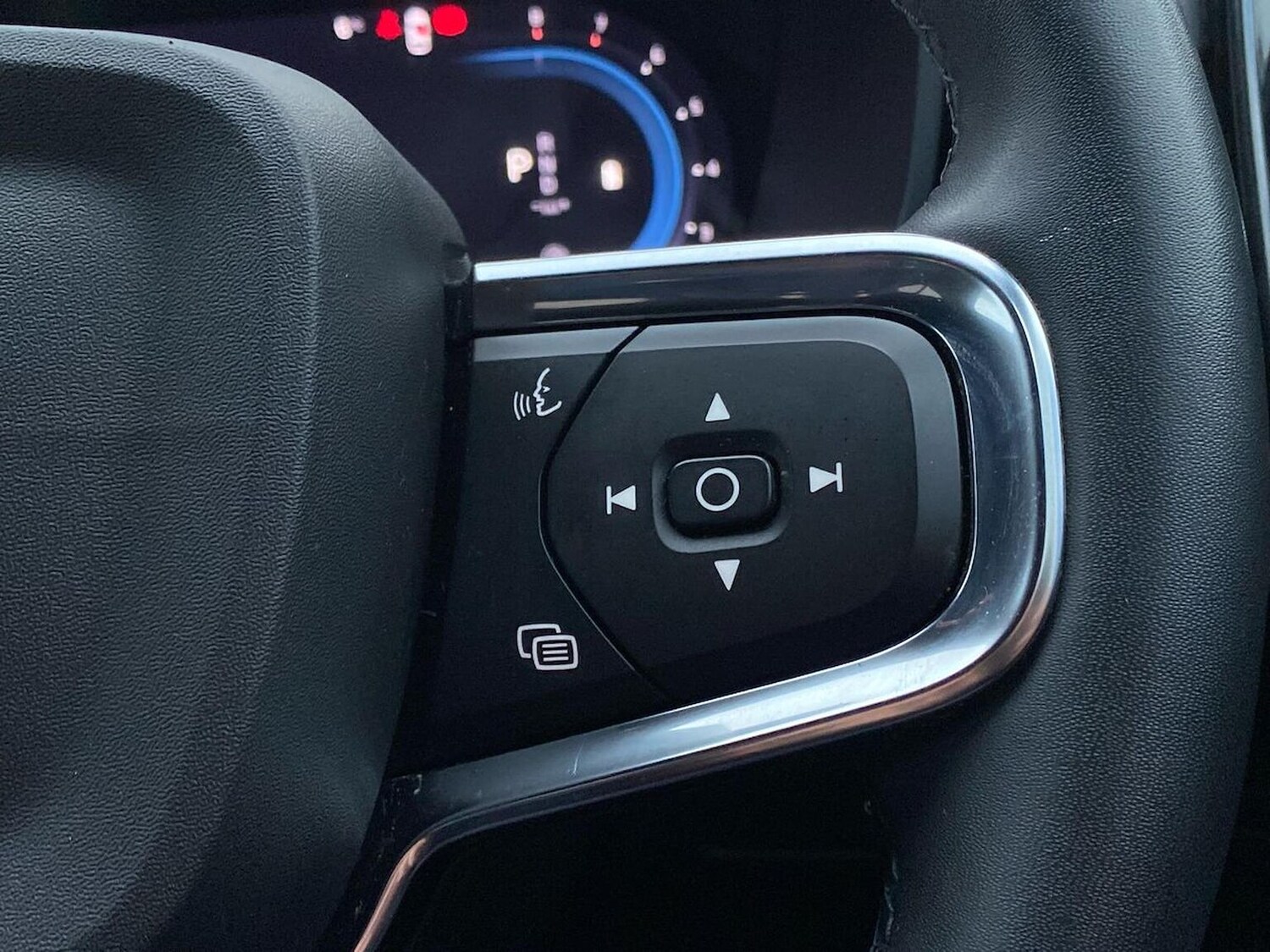 Used Volvo XC40 2022 for sale - 76613625: Photo 27