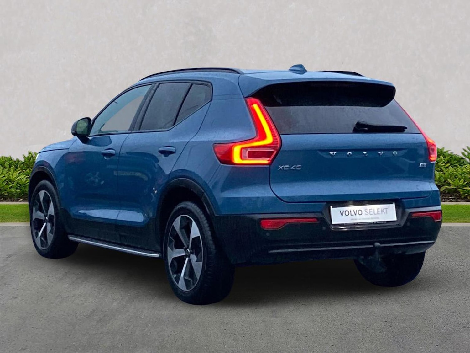 Used Volvo XC40 2022 for sale - 76613625: Photo 3
