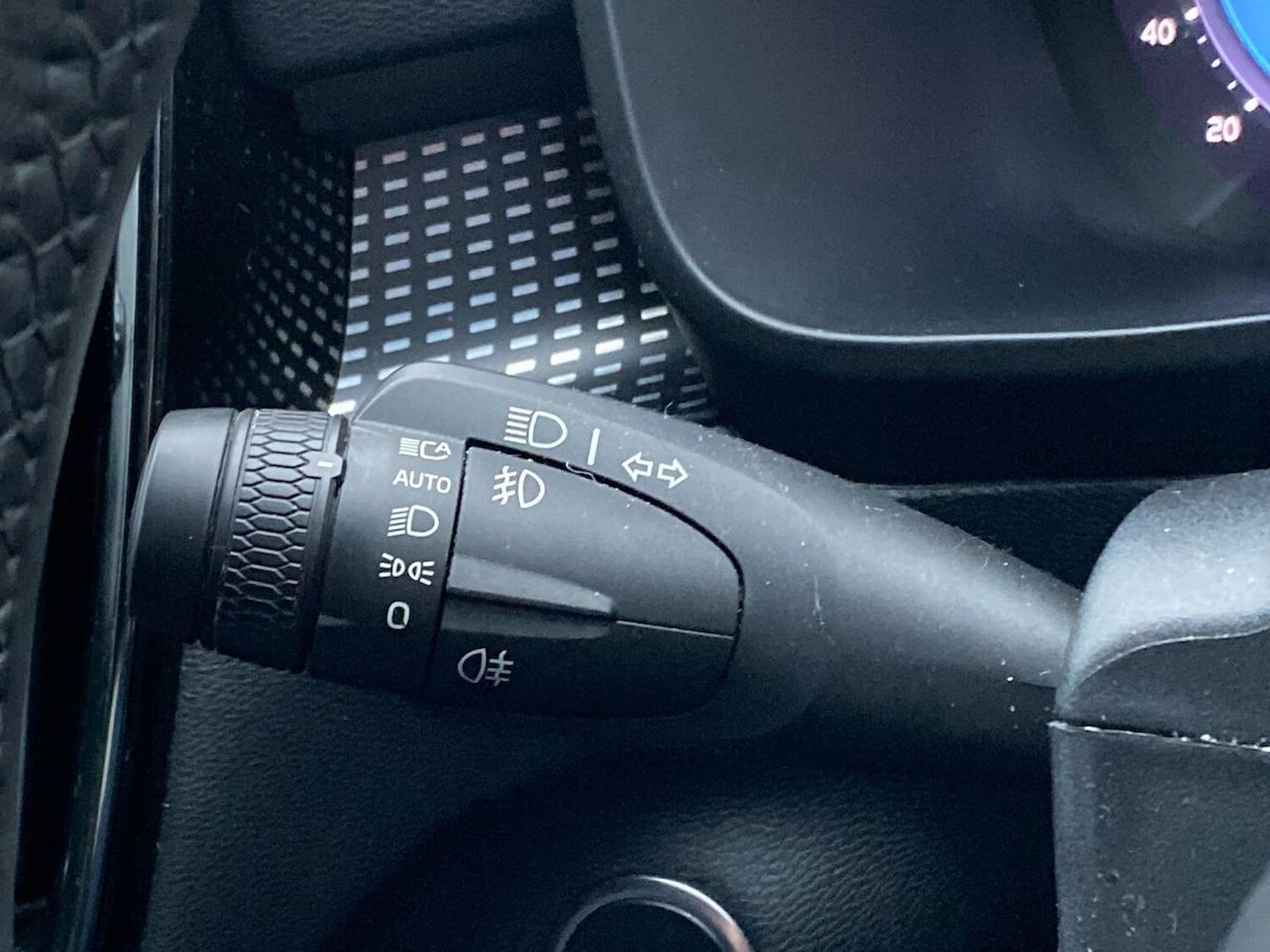 Used Volvo XC40 2022 for sale - 76613625: Photo 30