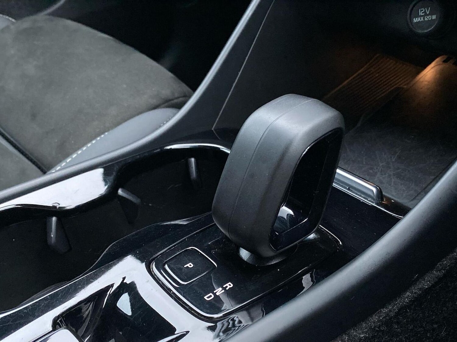 Used Volvo XC40 2022 for sale - 76613625: Photo 40