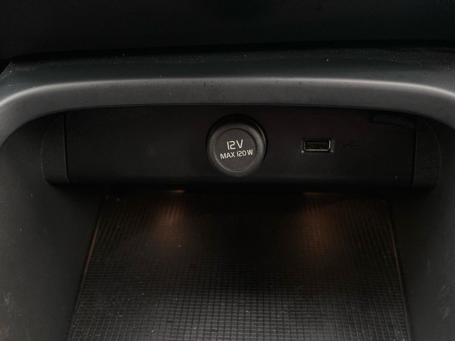 Used Volvo XC40 2021 for sale - 77019156: Photo 39