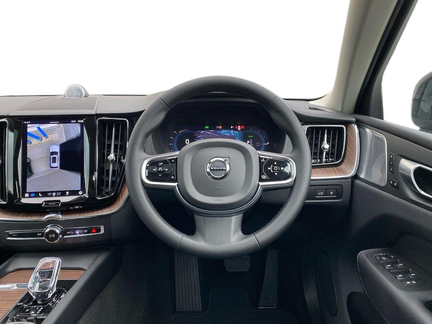 Used Volvo XC60 2023 for sale - 78191079: Photo 11