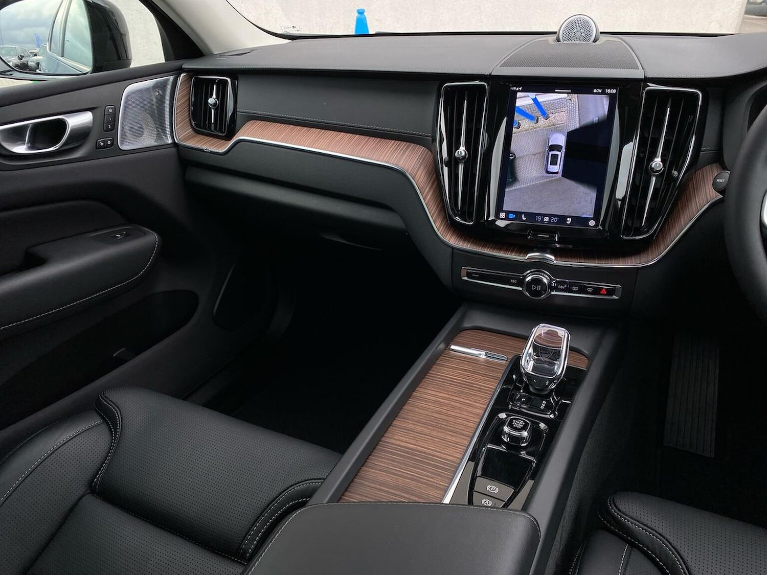 Used Volvo XC60 2023 for sale - 78191079: Photo 15