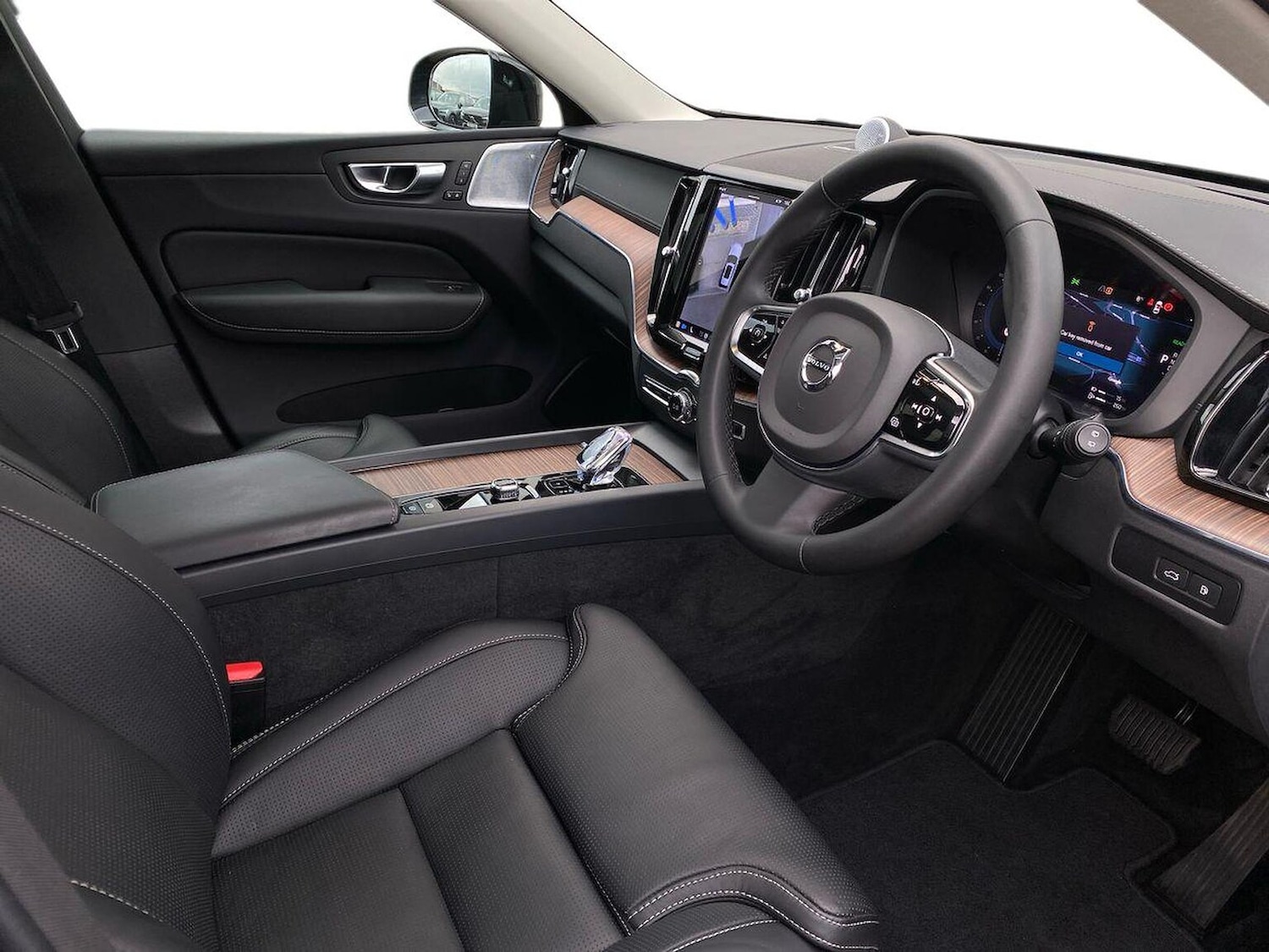 Used Volvo XC60 2023 for sale - 78191079: Photo 17