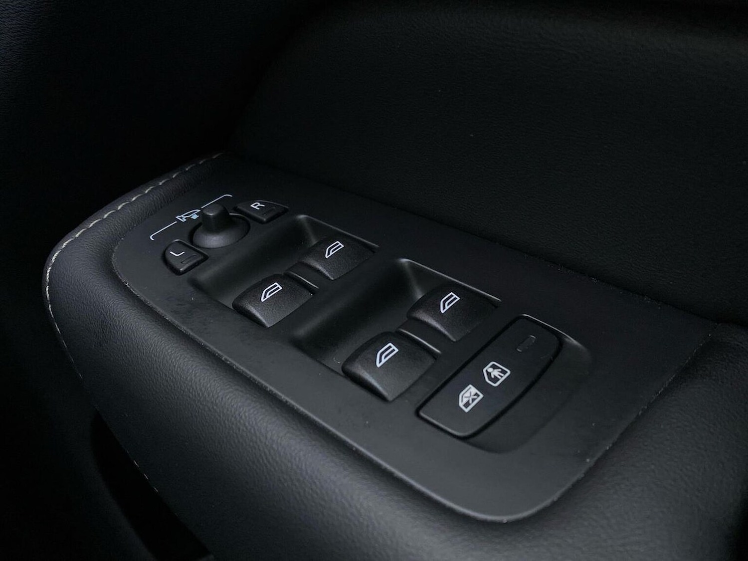 Used Volvo XC60 2023 for sale - 78191079: Photo 23