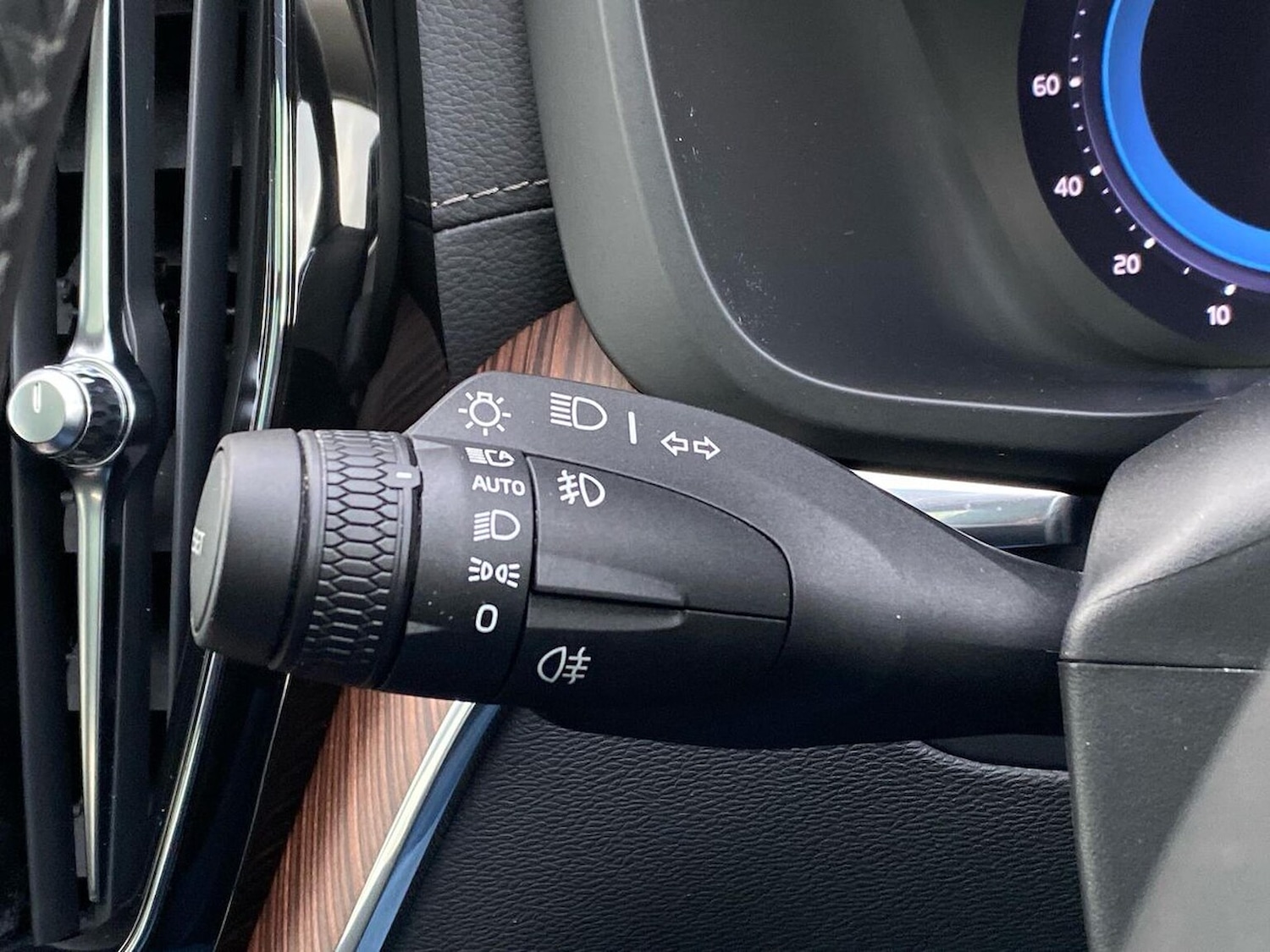 Used Volvo XC60 2023 for sale - 78191079: Photo 31