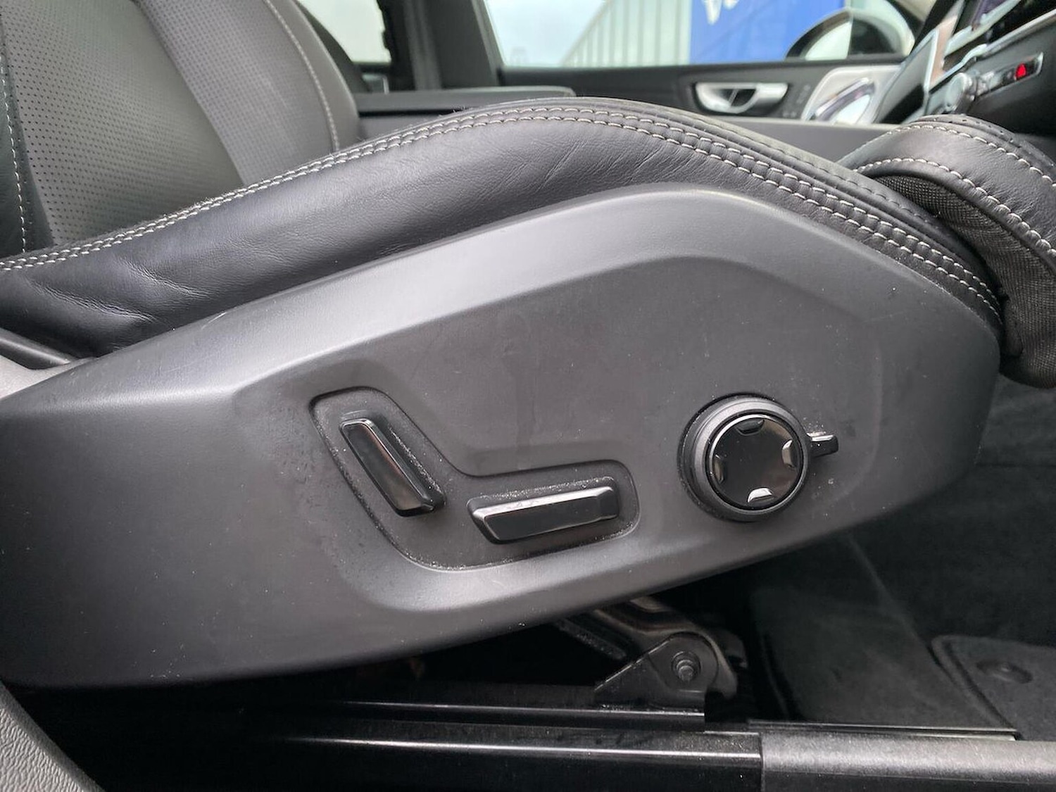 Used Volvo XC60 2023 for sale - 78191079: Photo 32