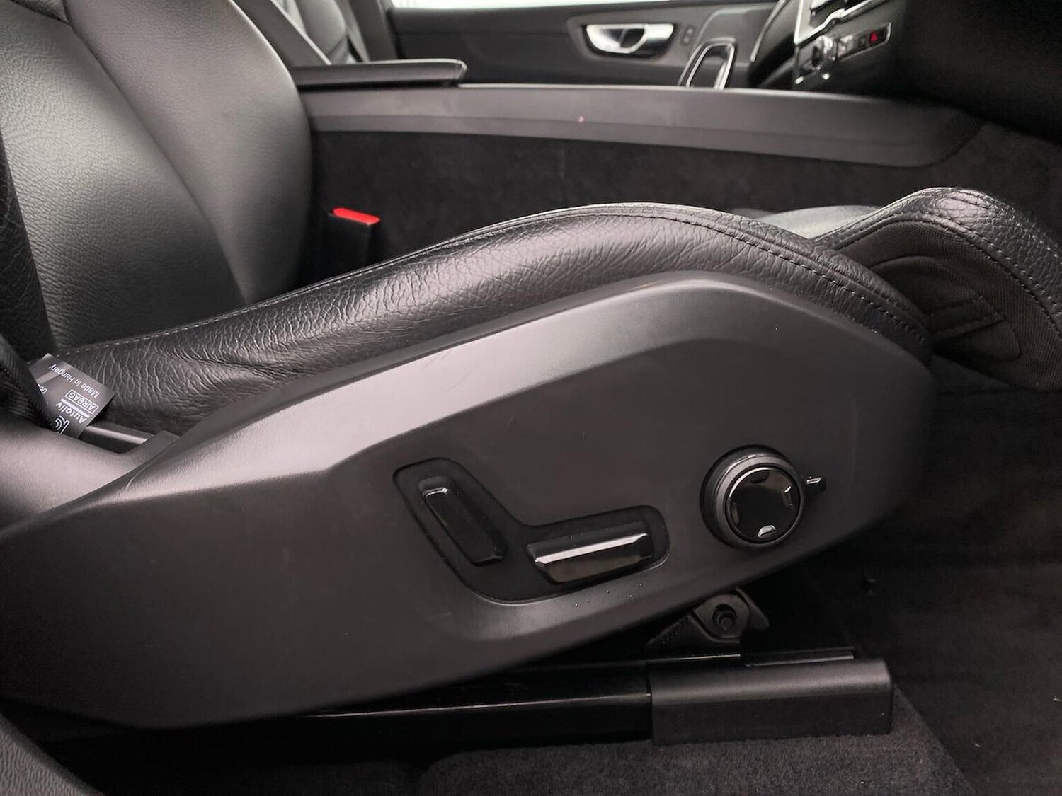 Used Volvo XC60 2023 for sale - 78191178: Photo 32