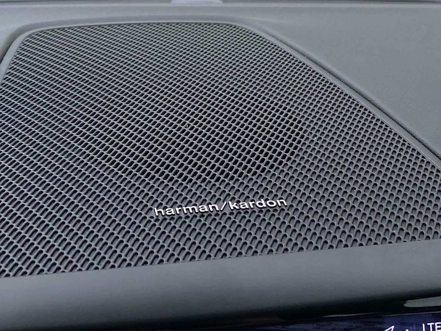 Used Volvo XC60 2023 for sale - 78191178: Photo 33