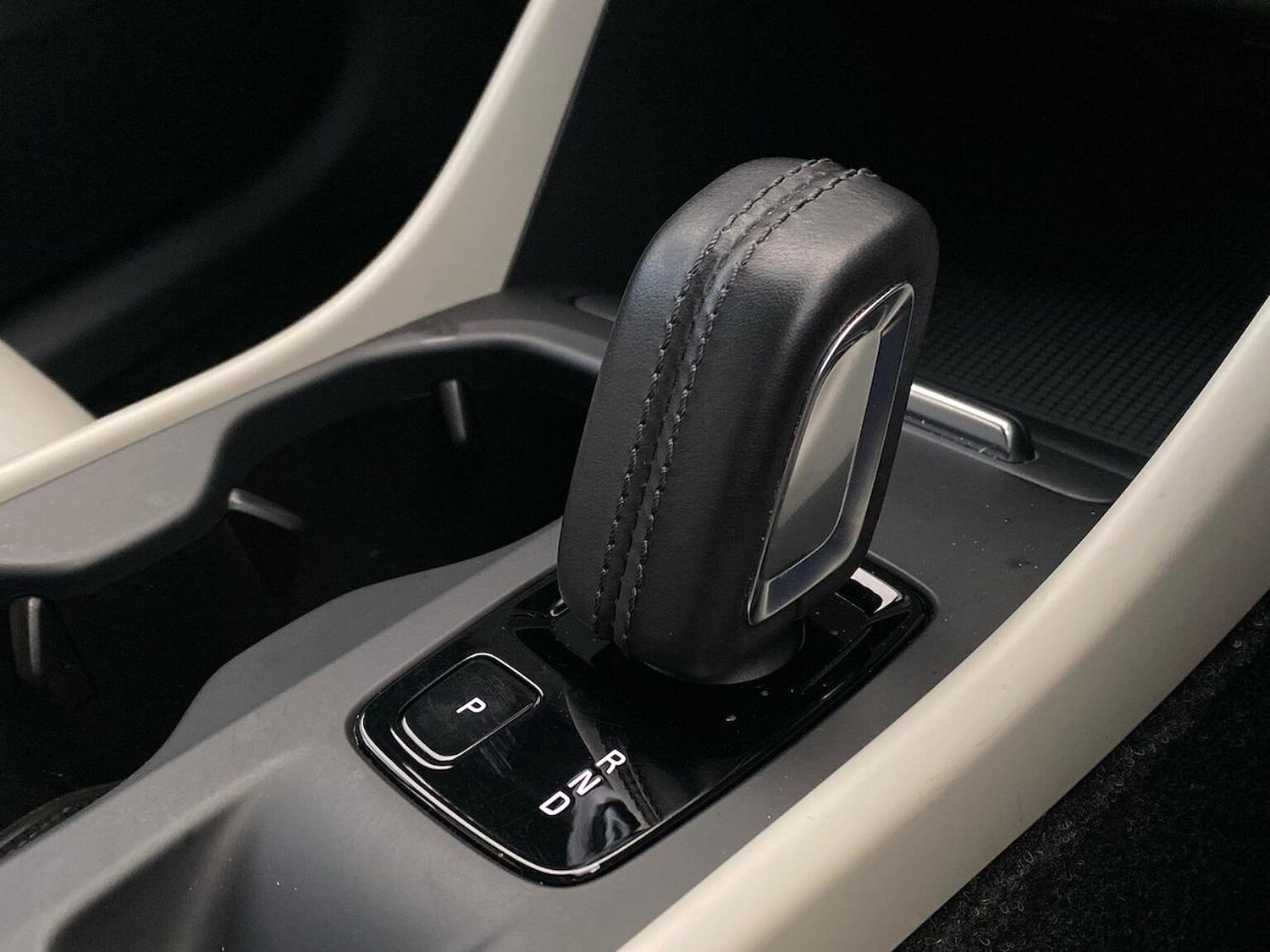 Used Volvo XC40 2019 for sale - 76892109: Photo 37