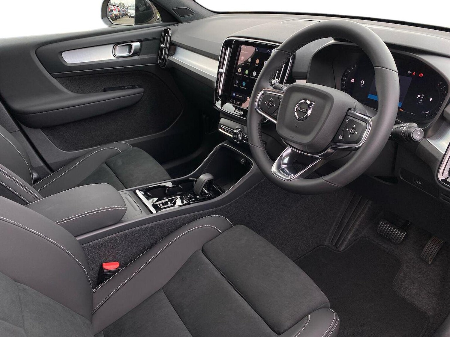 Used Volvo XC40 2025 for sale - 76115499: Photo 16