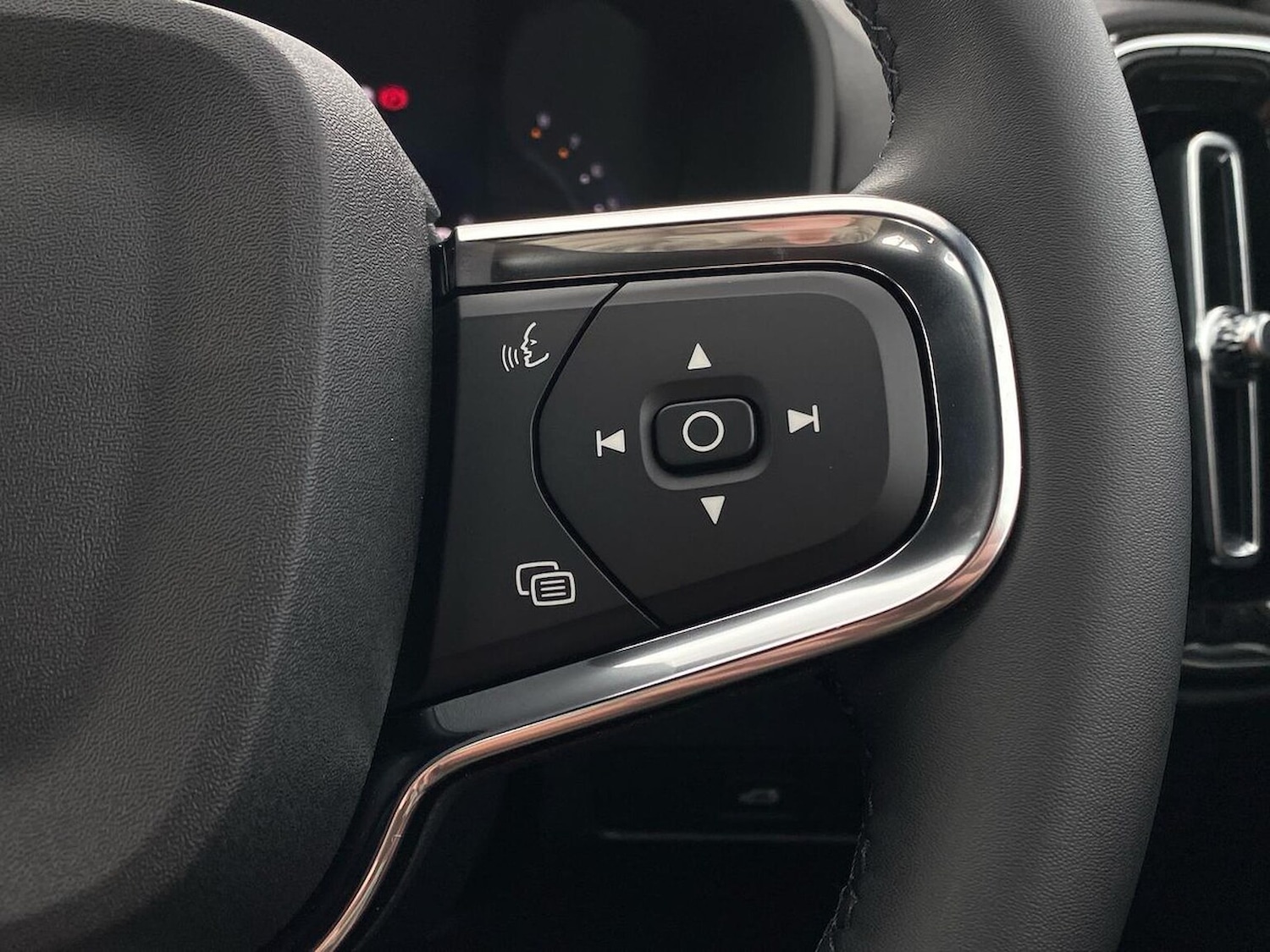 Used Volvo XC40 2025 for sale - 76115499: Photo 27