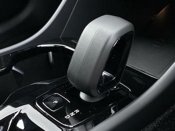 Used Volvo XC40 2025 for sale - 76115499: Photo 2