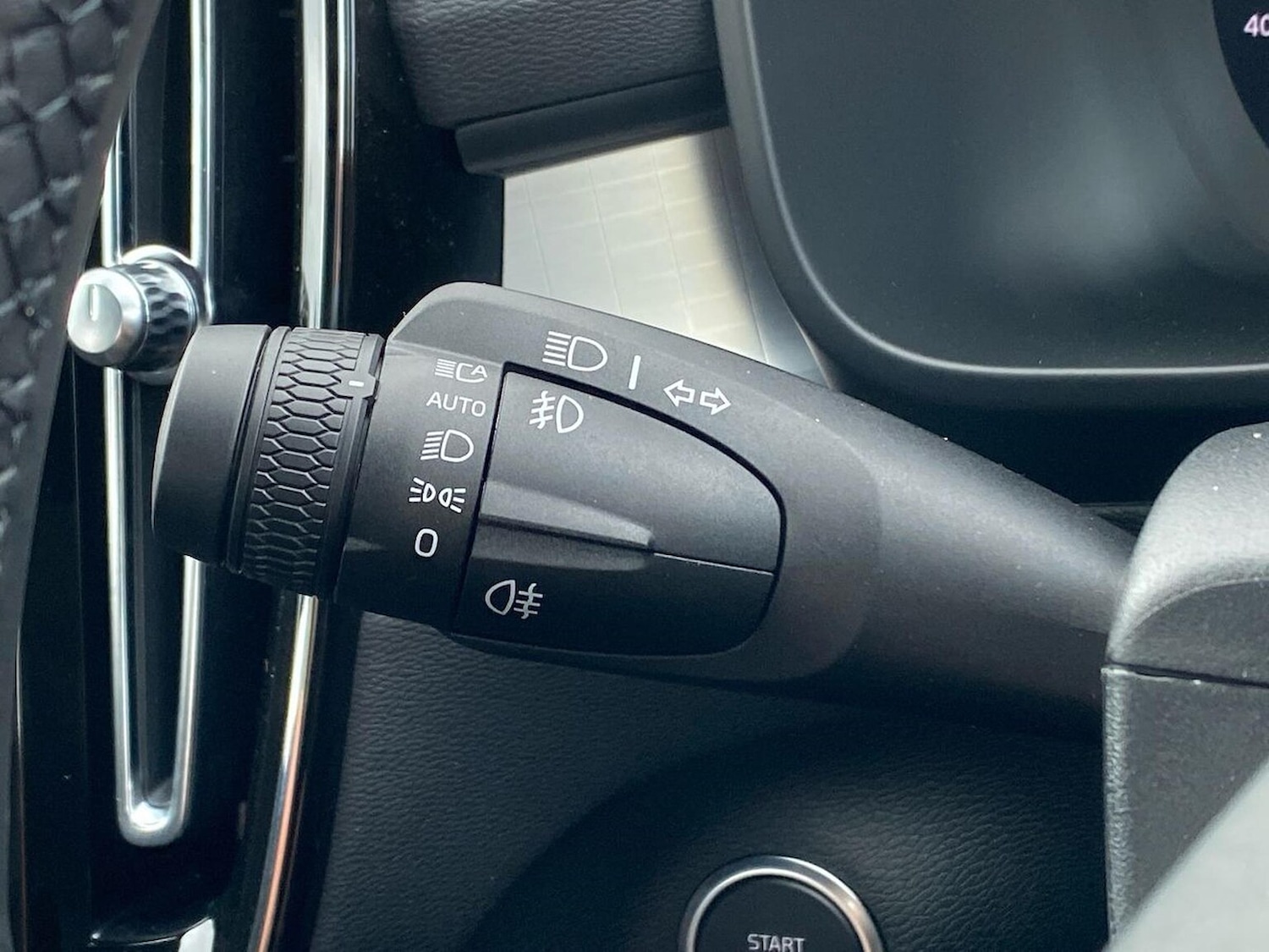 Used Volvo XC40 2025 for sale - 76115499: Photo 30