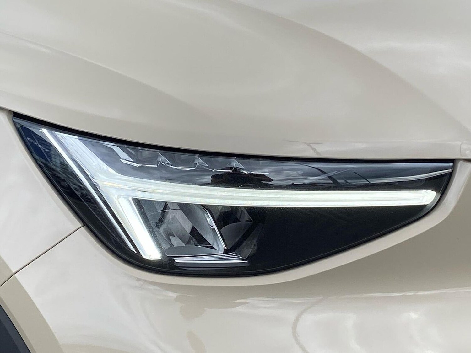 Used Volvo XC40 2025 for sale - 76115499: Photo 35