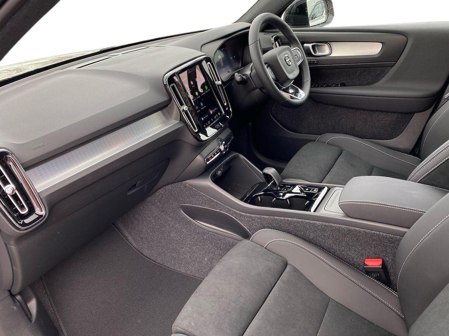 Used Volvo XC40 2025 for sale - 76115499: Photo 8