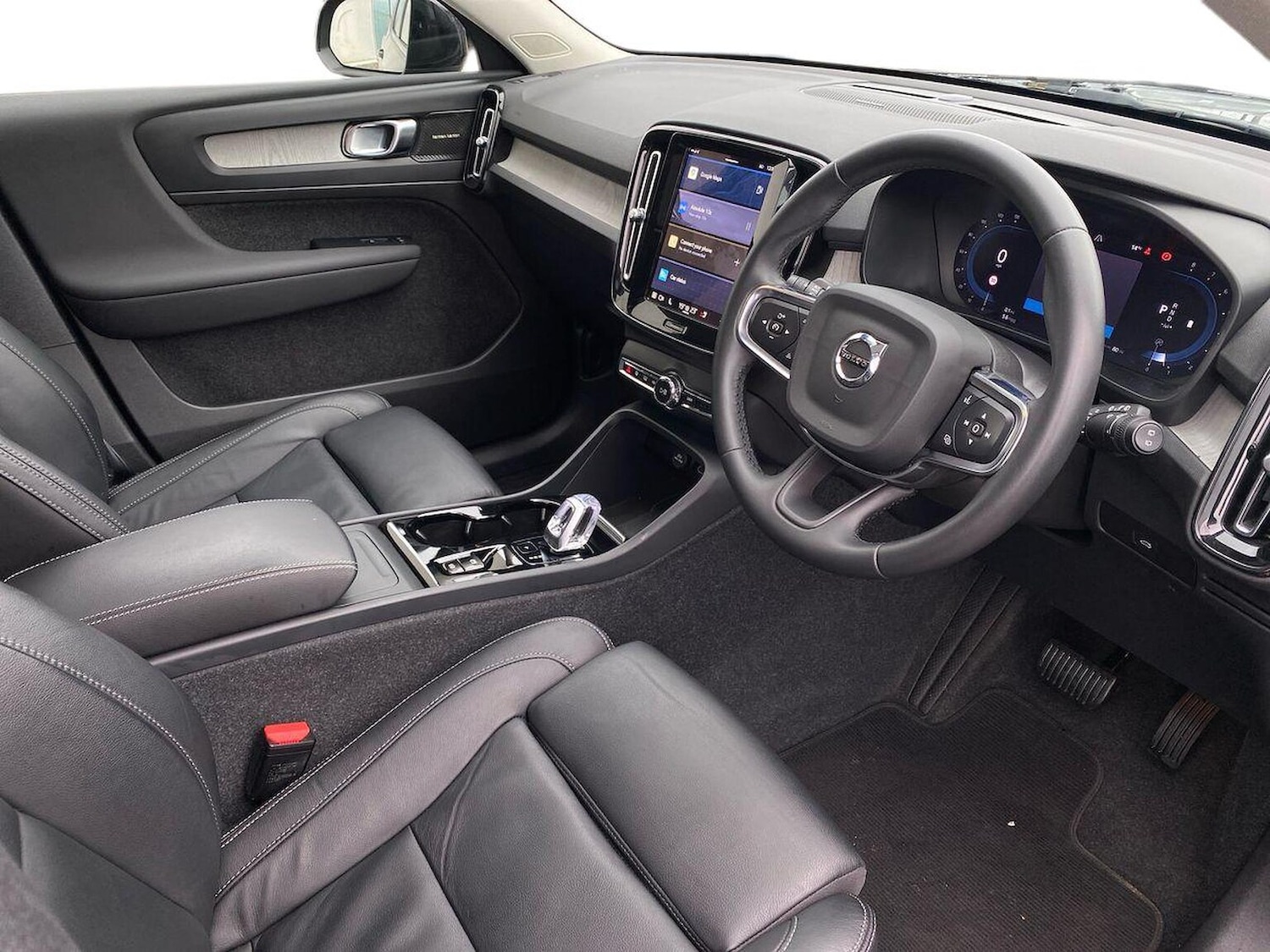 Used Volvo XC40 2023 for sale - 76450588: Photo 15