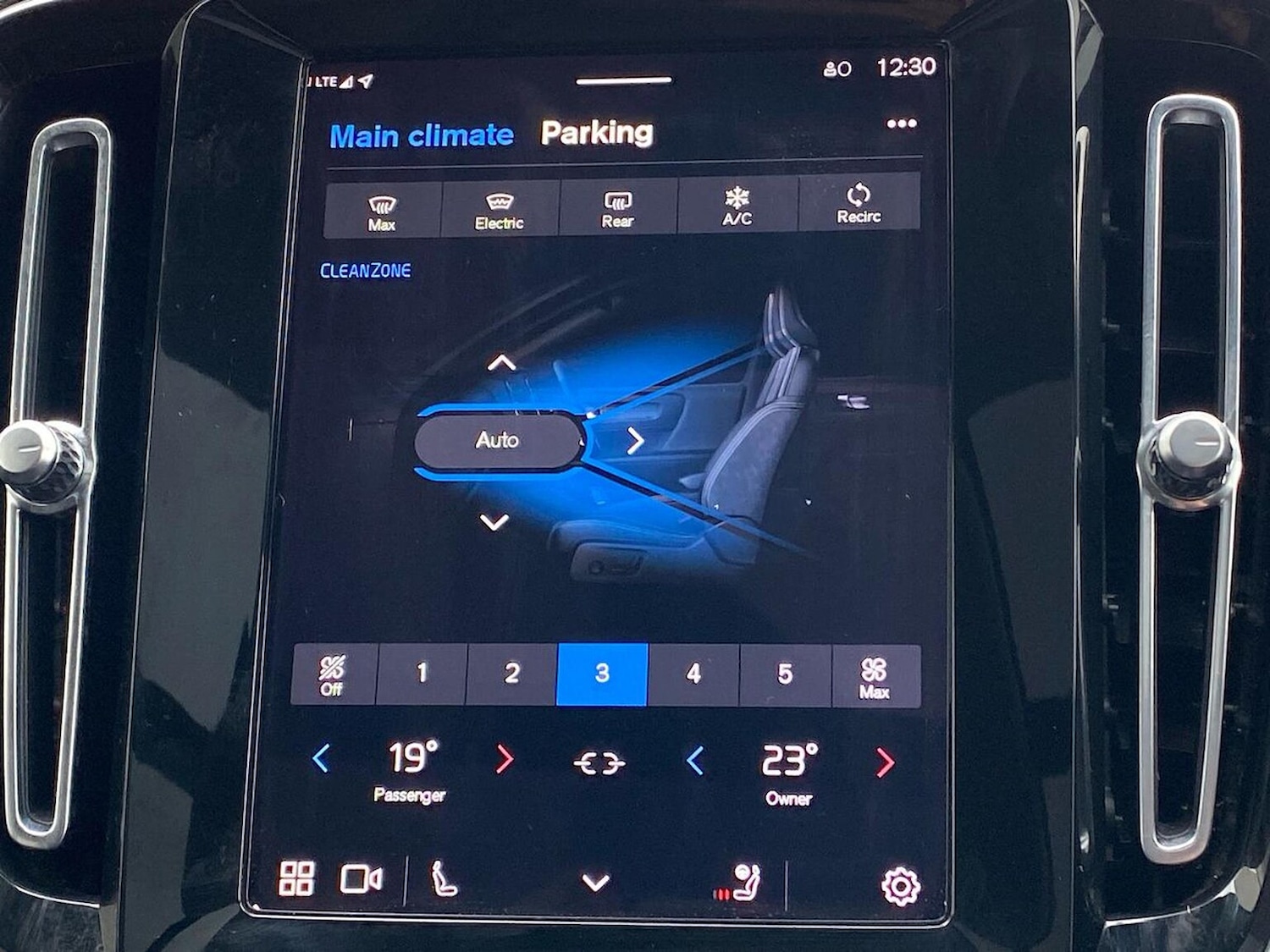 Used Volvo XC40 2023 for sale - 76450588: Photo 25