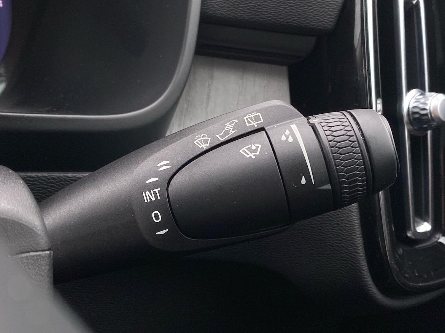 Used Volvo XC40 2023 for sale - 76450588: Photo 28