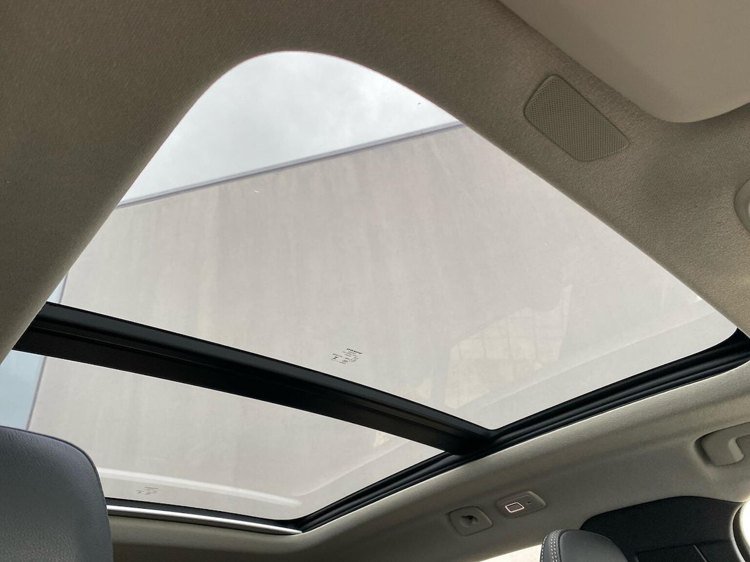 Used Volvo XC40 2023 for sale - 76450588: Photo 32