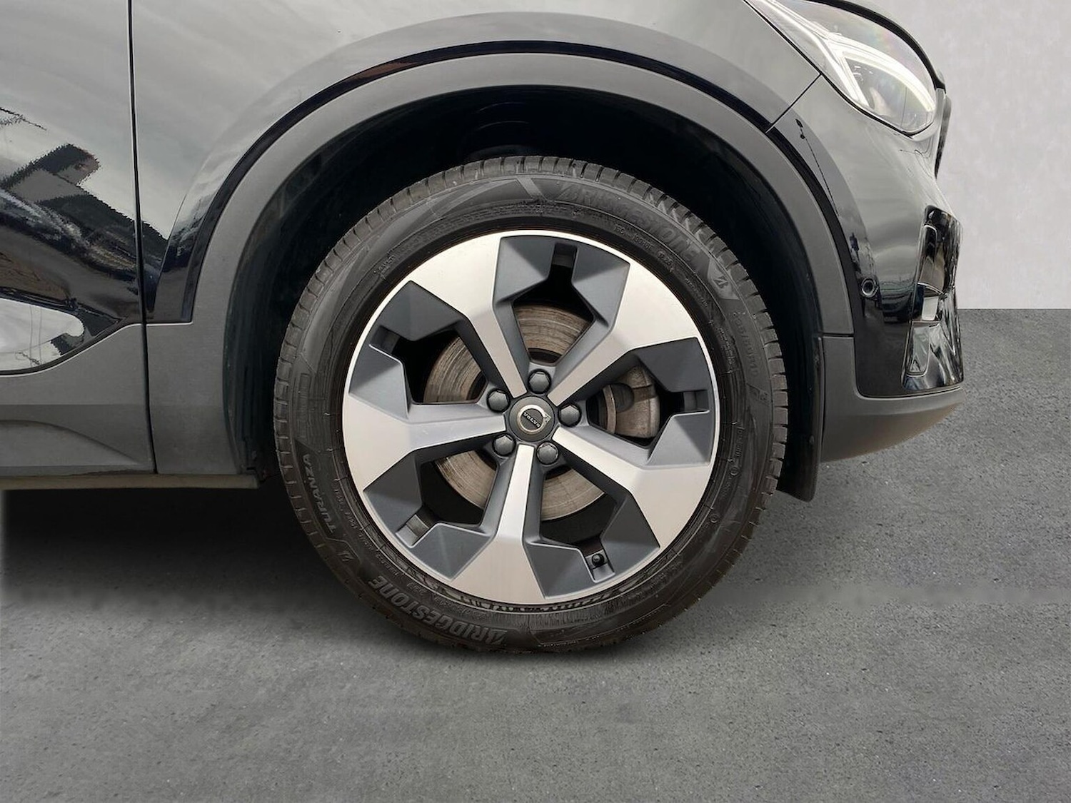 Used Volvo XC40 2023 for sale - 76450588: Photo 6