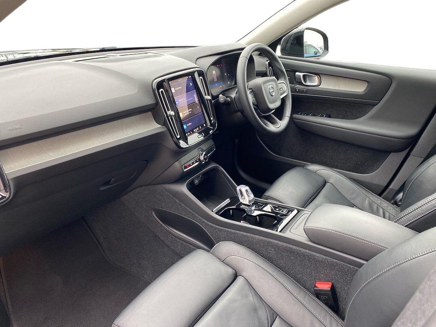 Used Volvo XC40 2023 for sale - 76450588: Photo 7