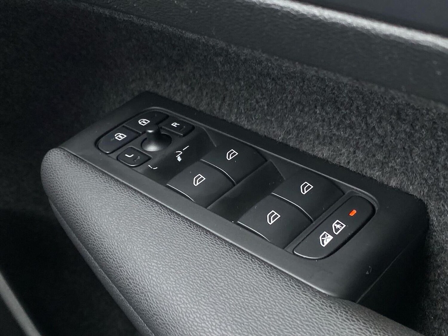 Used Volvo XC40 2022 for sale - 78191115: Photo 23