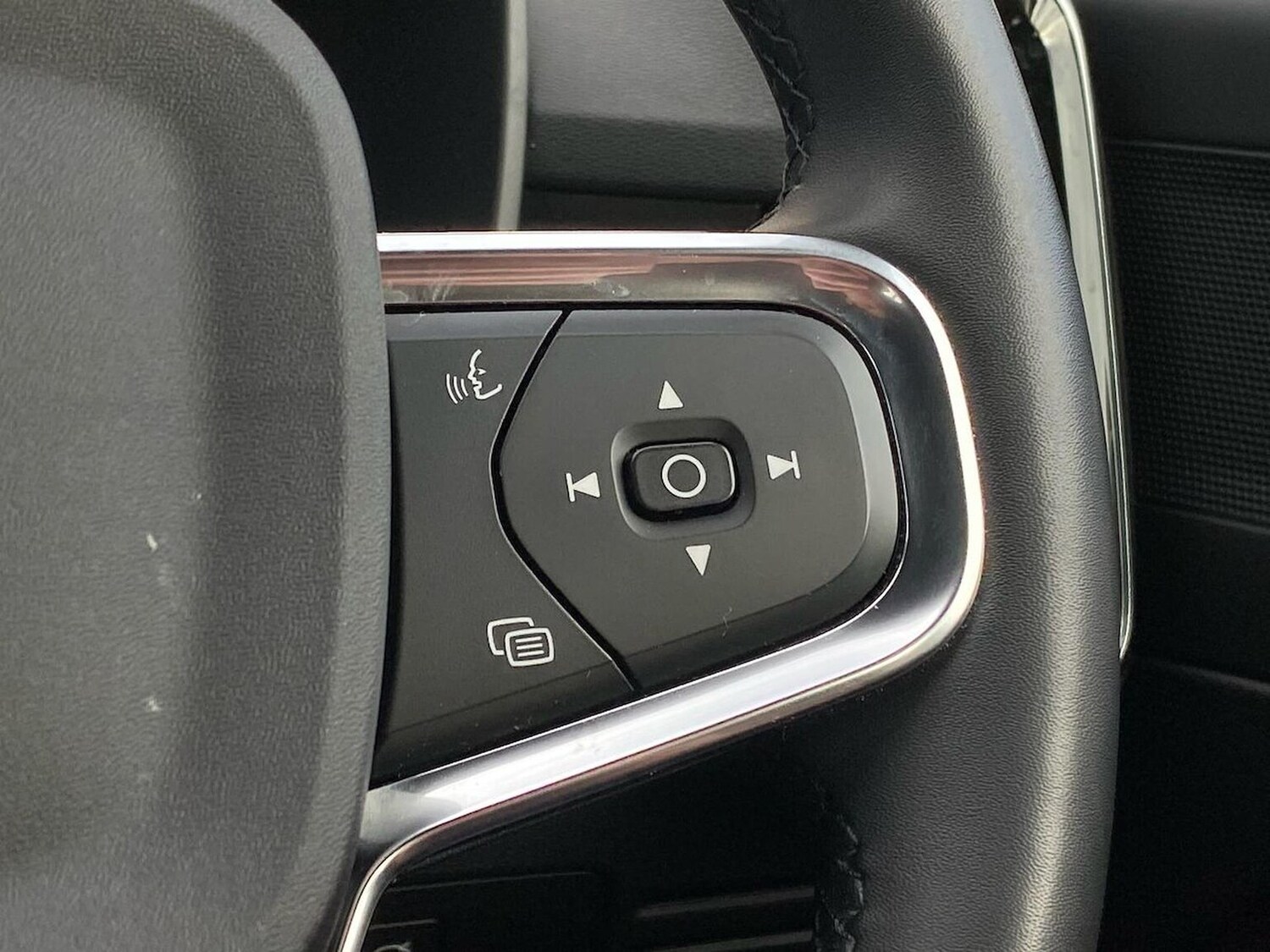 Used Volvo XC40 2022 for sale - 78191115: Photo 28