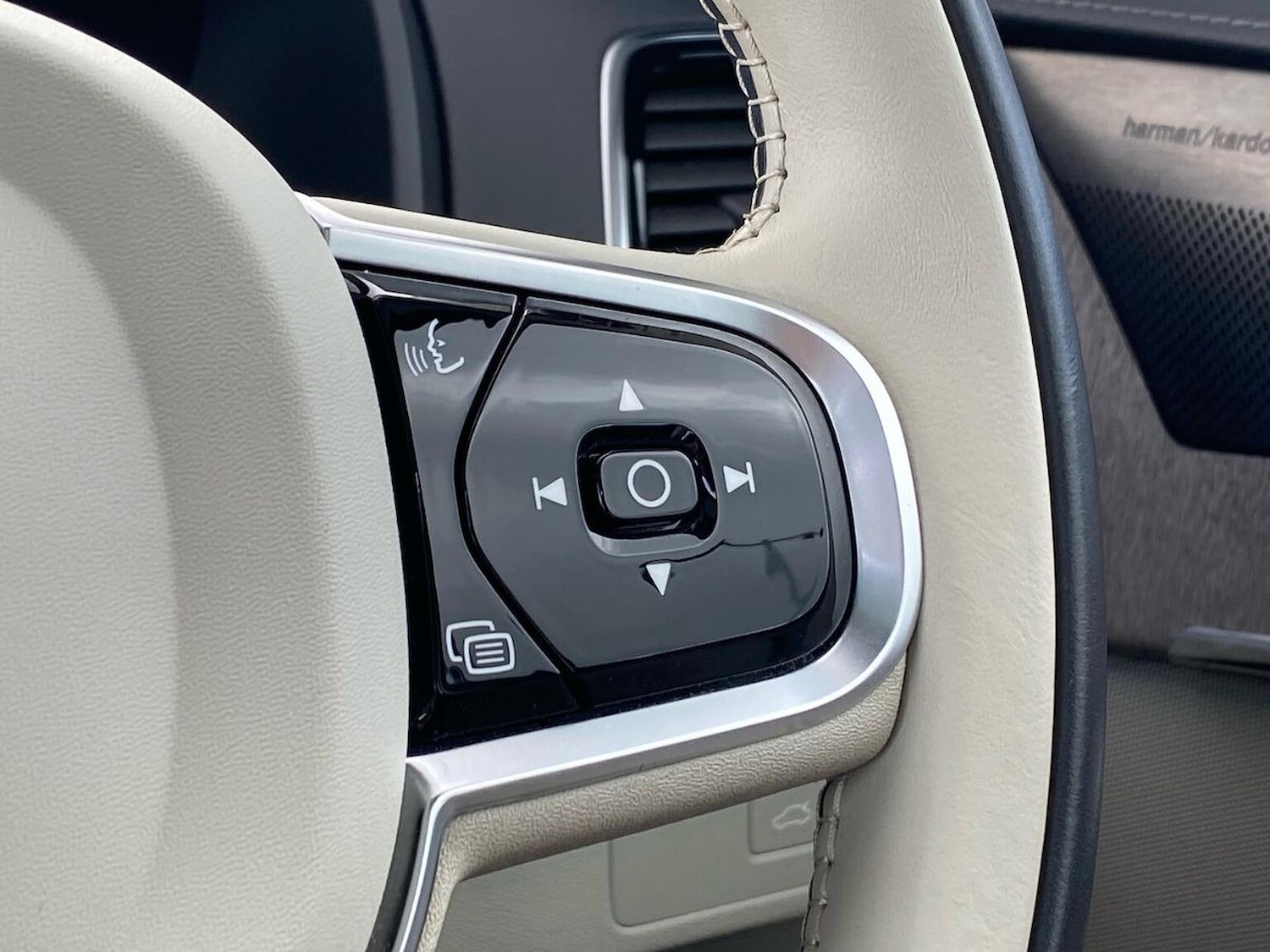 Used Volvo XC90 2023 for sale - 78191193: Photo 28