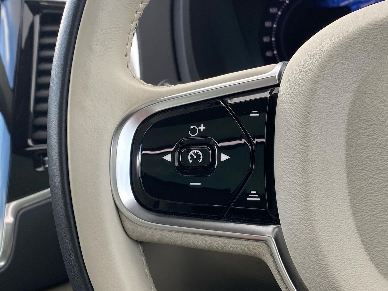 Used Volvo XC90 2023 for sale - 78191193: Photo 29