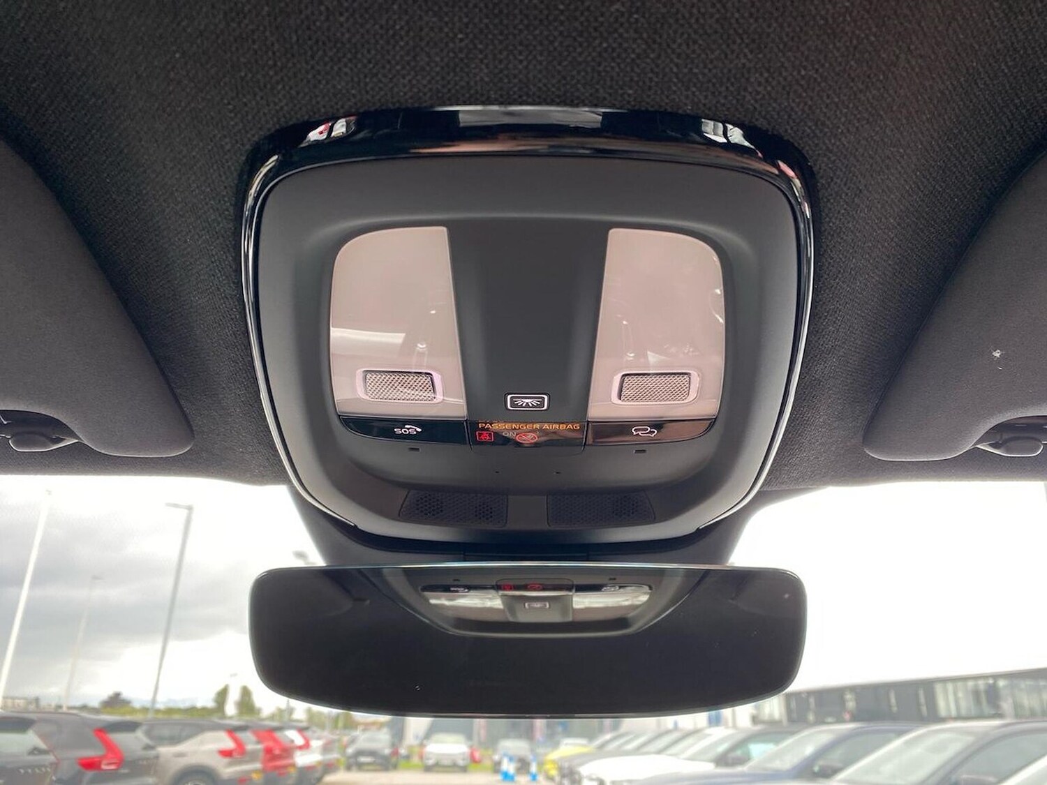 Used Volvo XC40 2025 for sale - 76114359: Photo 15