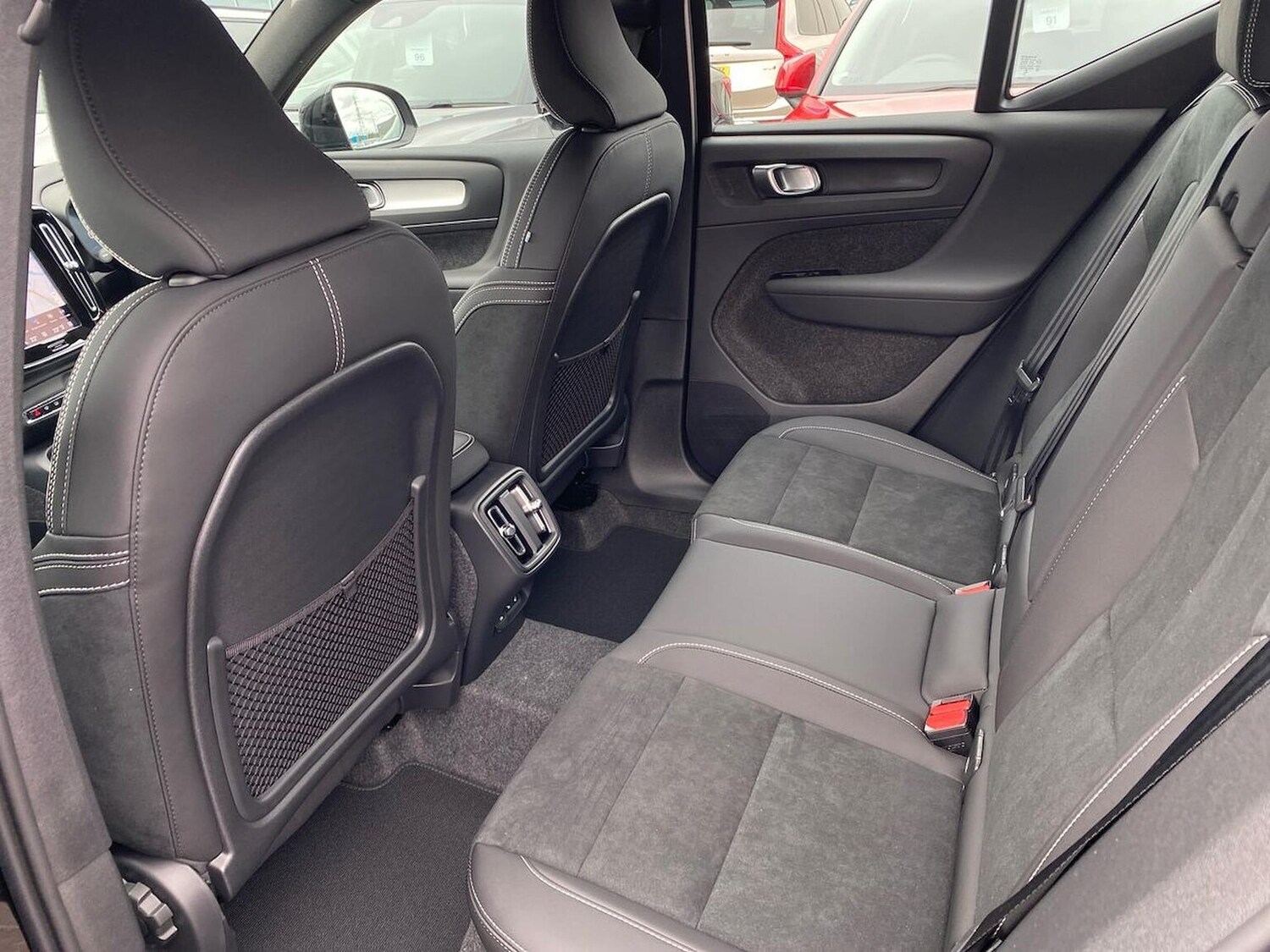 Used Volvo XC40 2025 for sale - 76114359: Photo 17