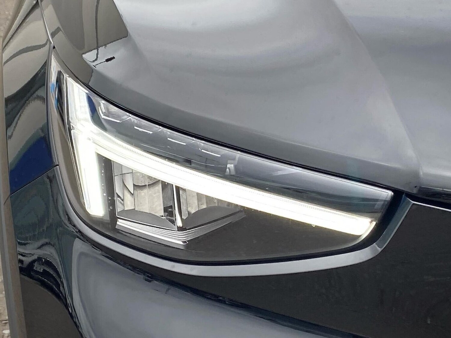 Used Volvo XC40 2025 for sale - 76114359: Photo 35