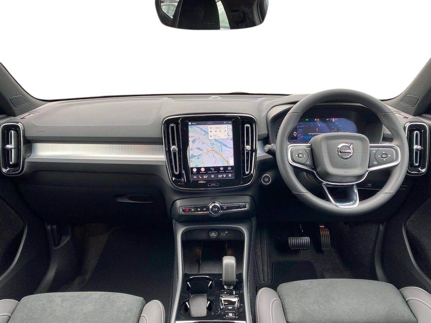 Used Volvo XC40 2025 for sale - 76114359: Photo 9