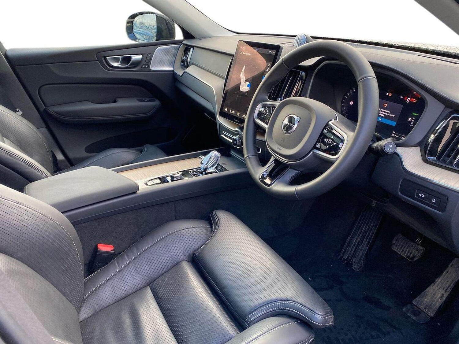 Used Volvo XC60 2025 for sale - 77562968: Photo 15