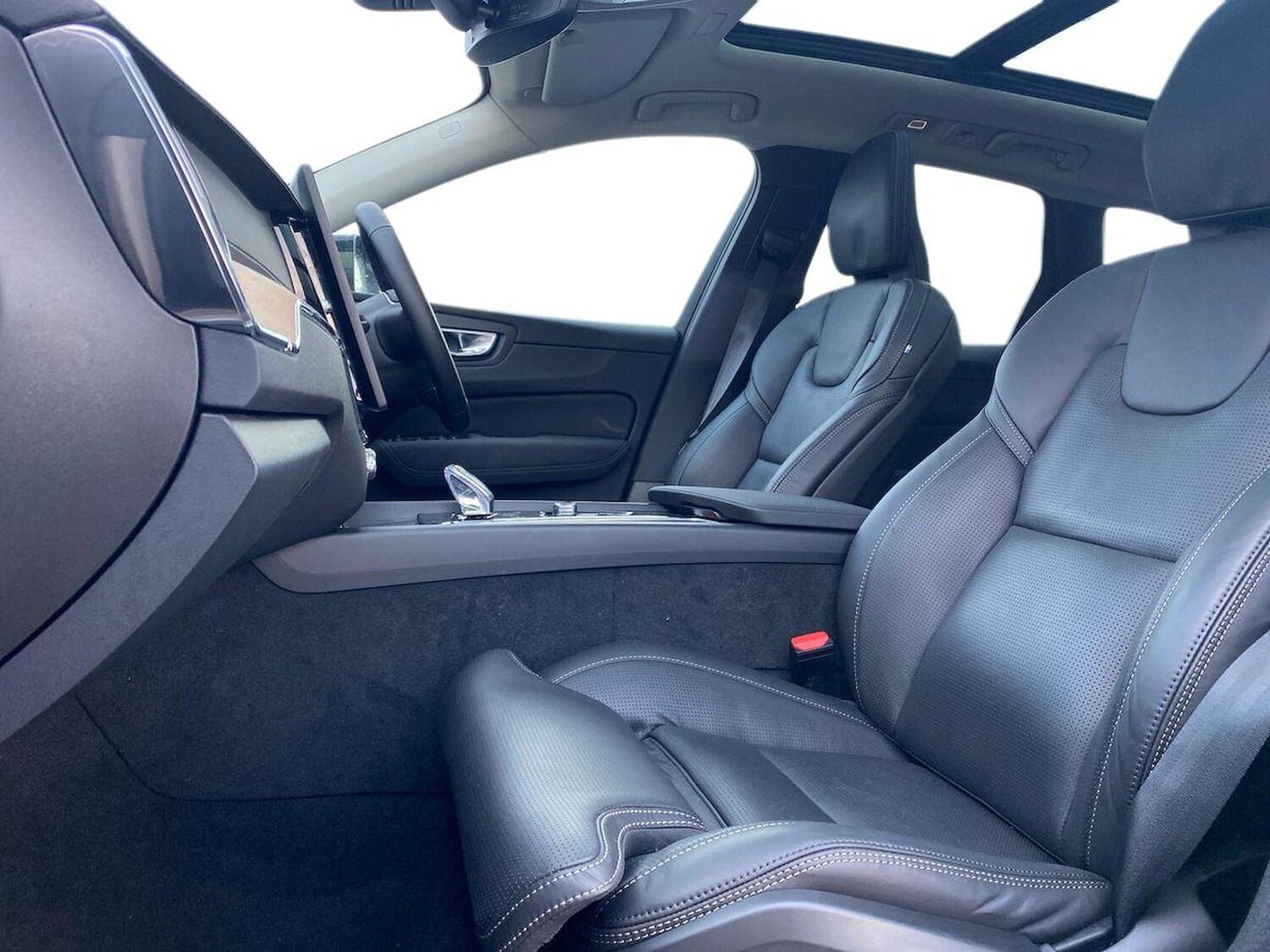 Used Volvo XC60 2025 for sale - 77562968: Photo 7