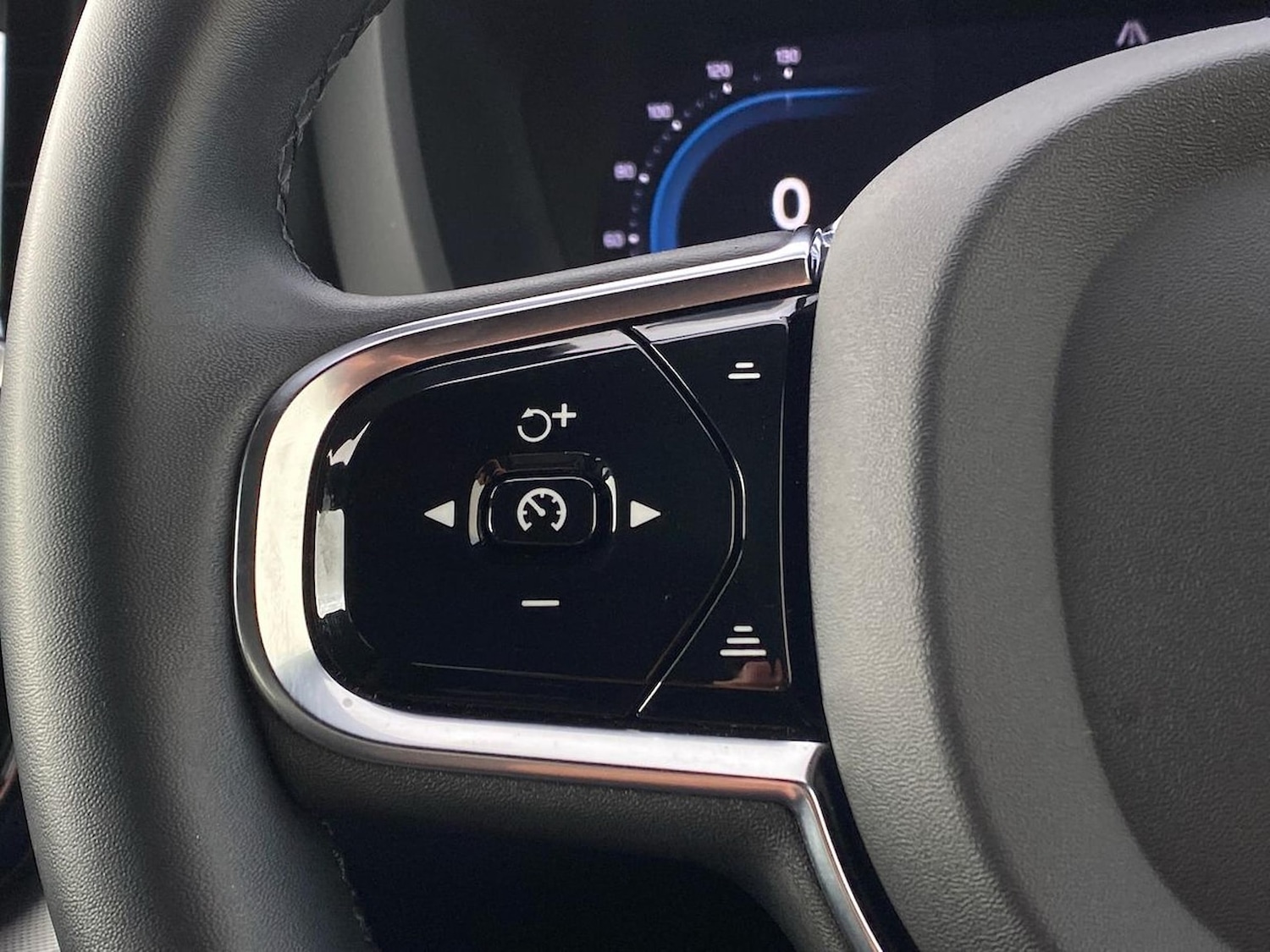 Used Volvo XC60 2021 for sale - 76392483: Photo 28