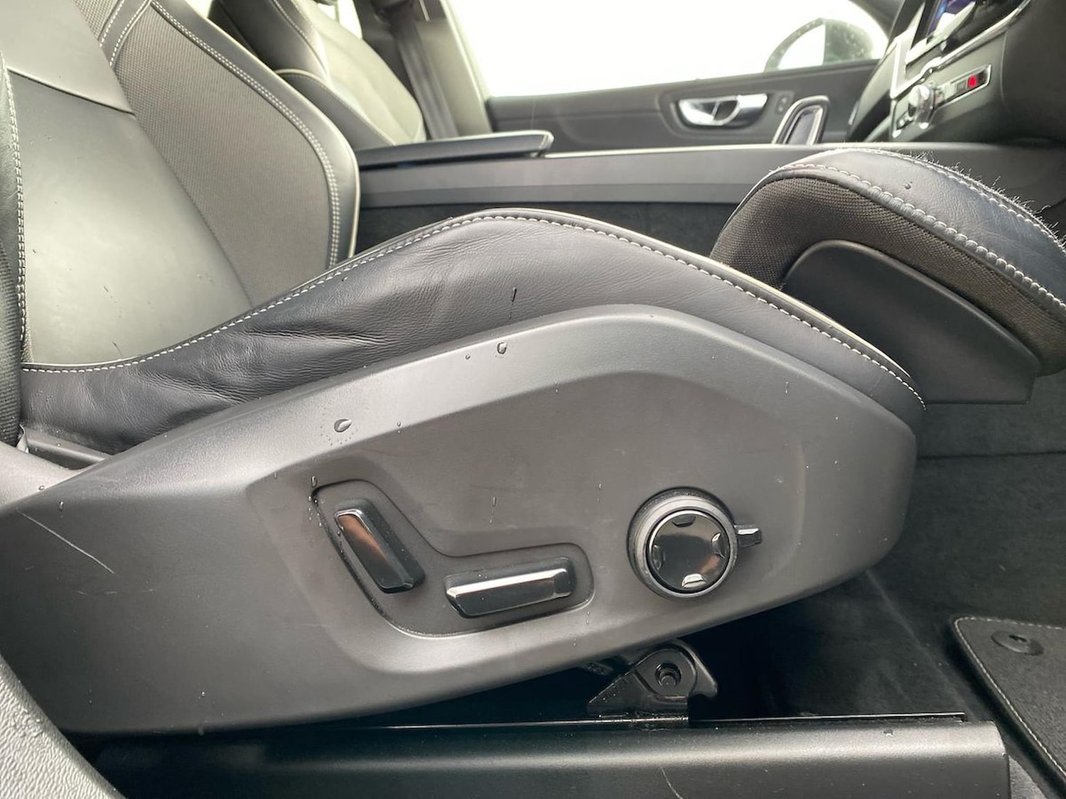 Used Volvo XC60 2021 for sale - 76392483: Photo 31