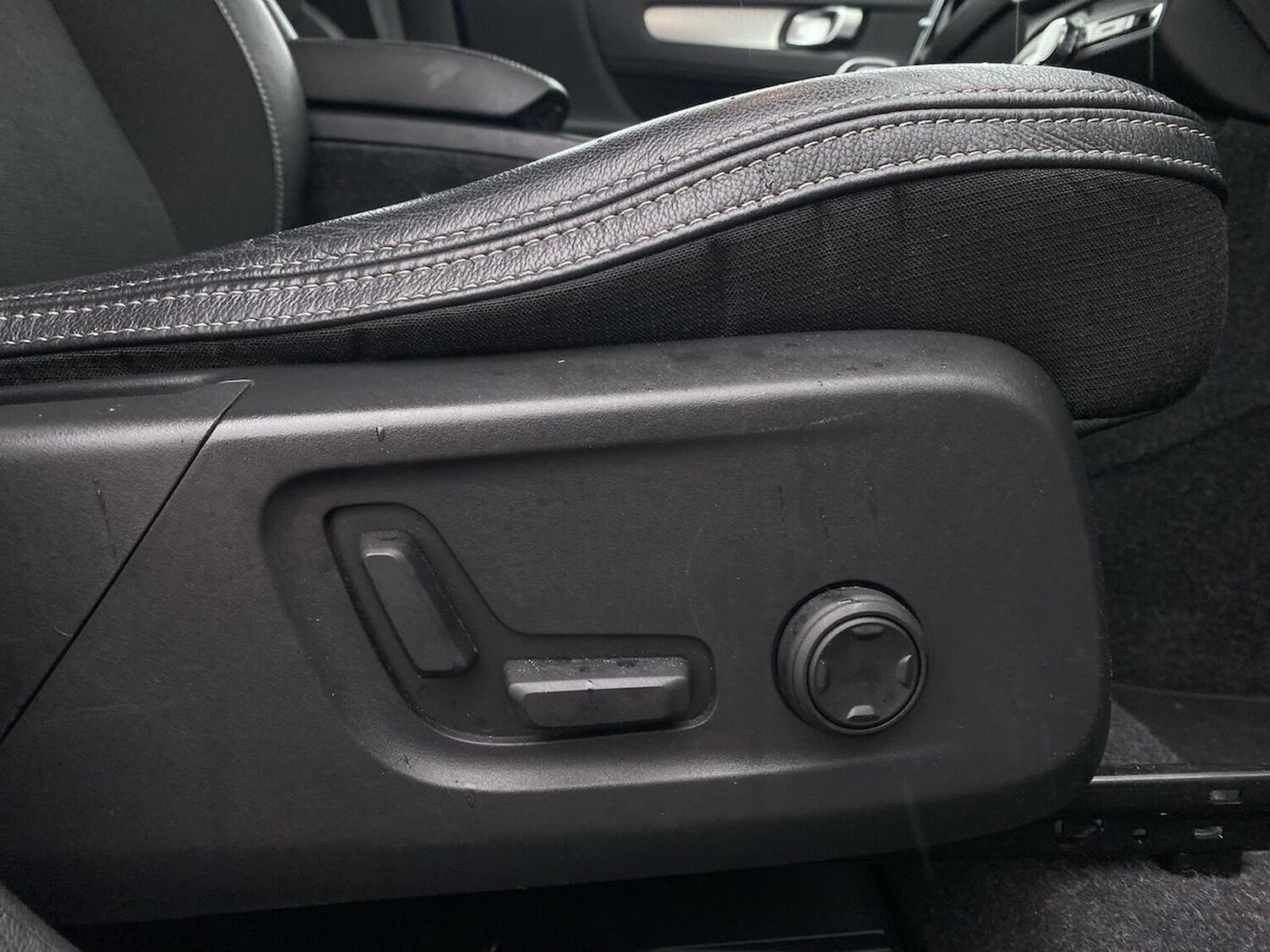 Used Volvo XC40 2019 for sale - 76490744: Photo 30