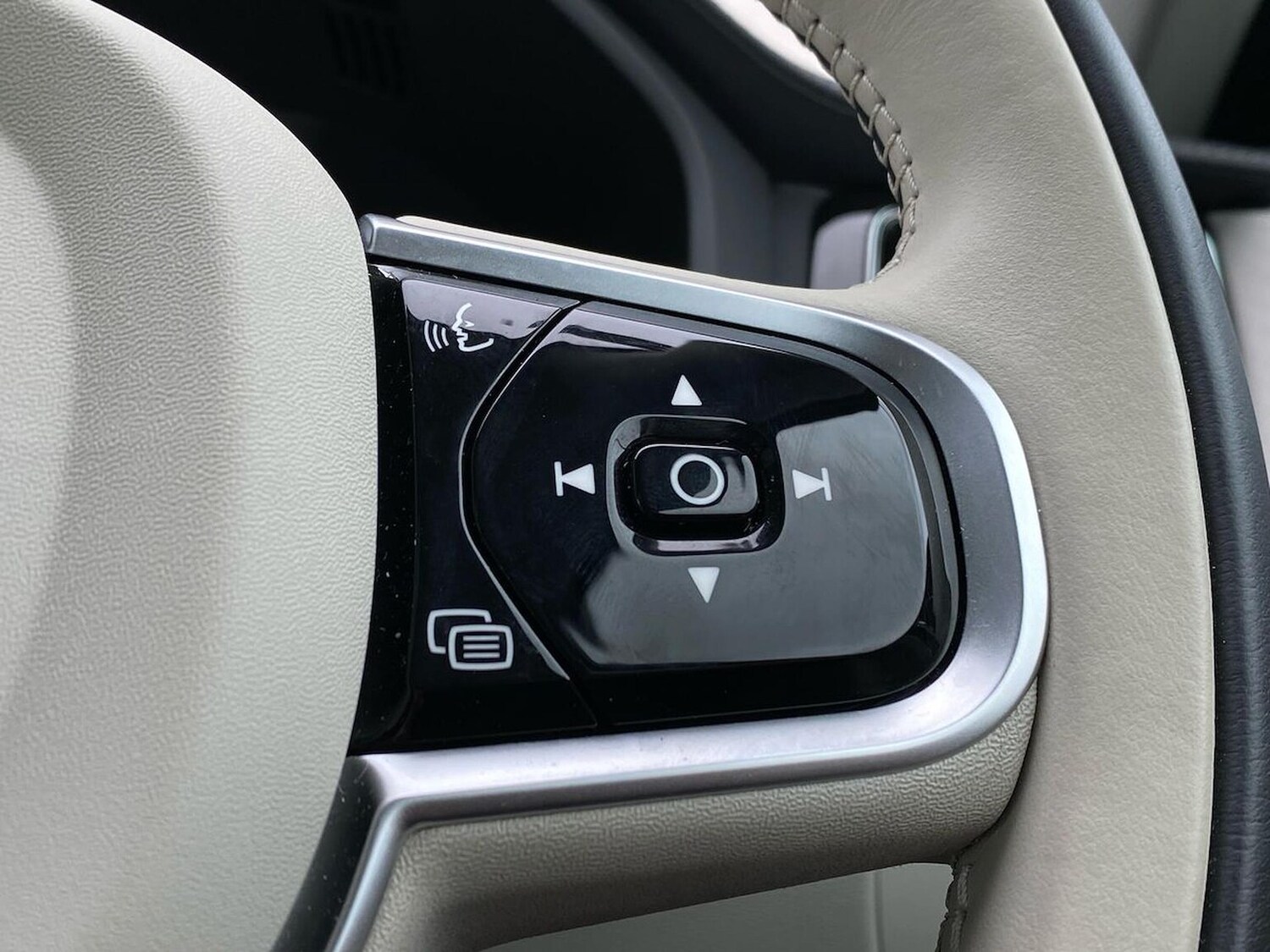 Used Volvo XC60 2025 for sale - 77901703: Photo 25