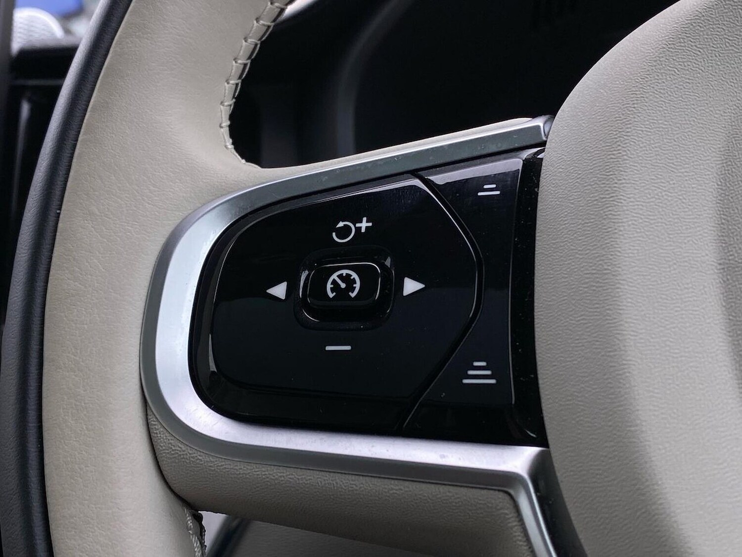 Used Volvo XC60 2025 for sale - 77901703: Photo 26