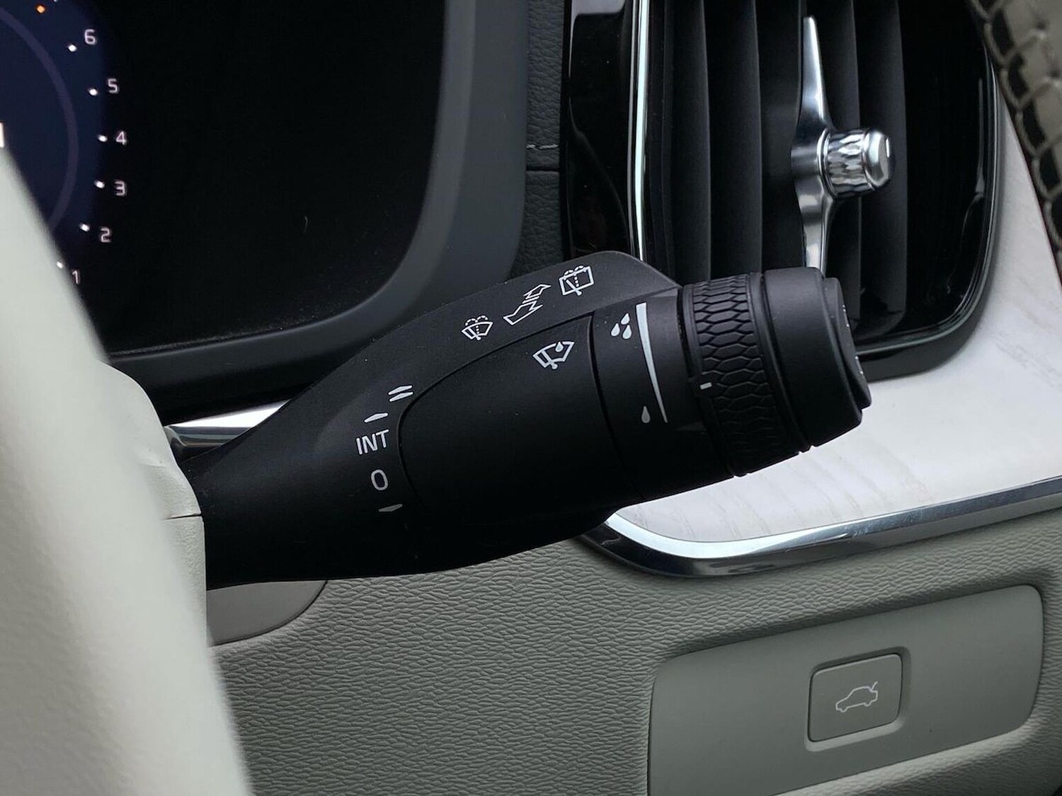 Used Volvo XC60 2025 for sale - 77901703: Photo 27