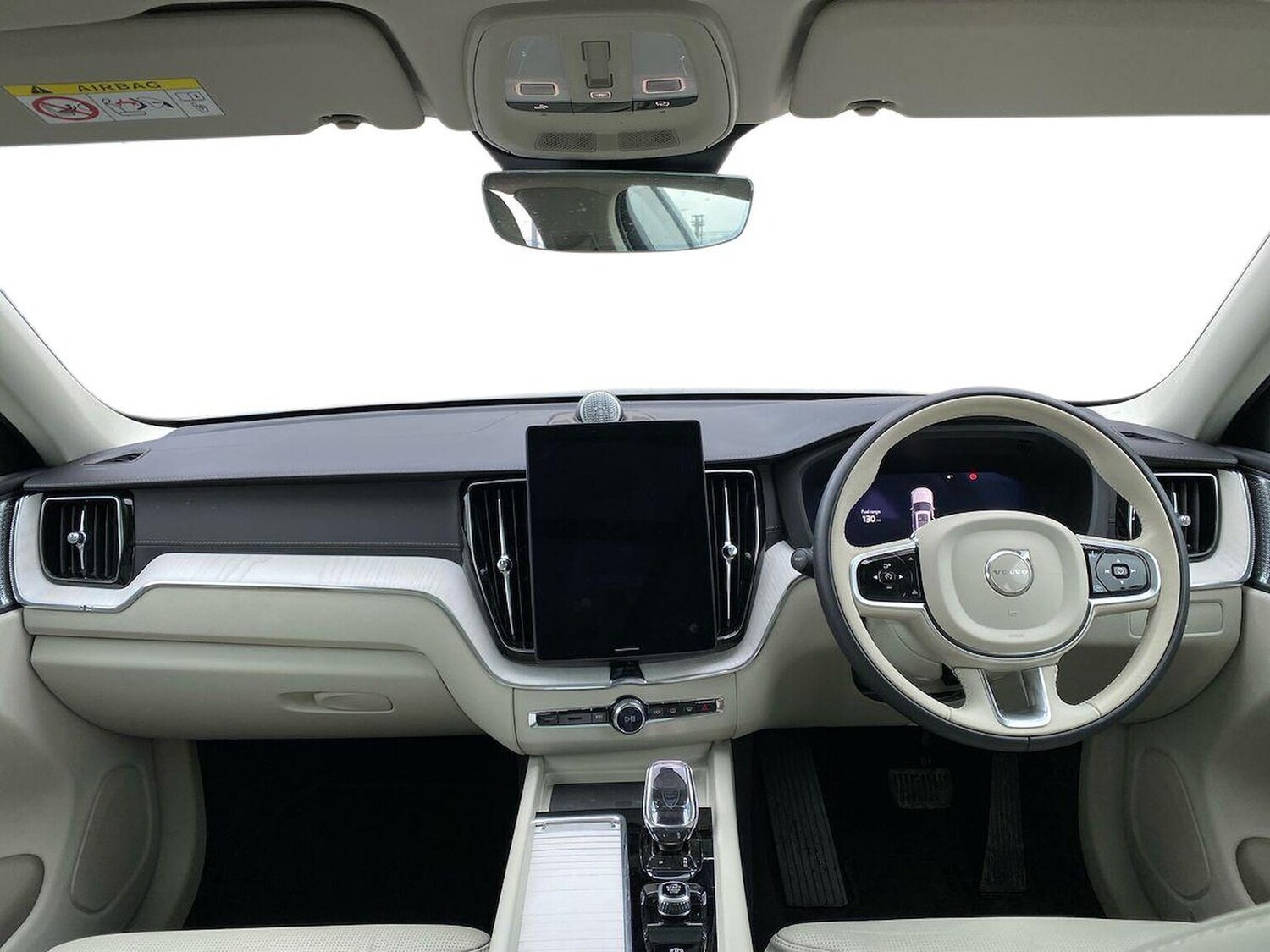 Used Volvo XC60 2025 for sale - 77901703: Photo 8