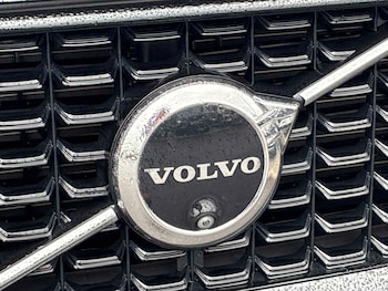 Used Volvo XC60 2023 for sale - 79341160: Photo