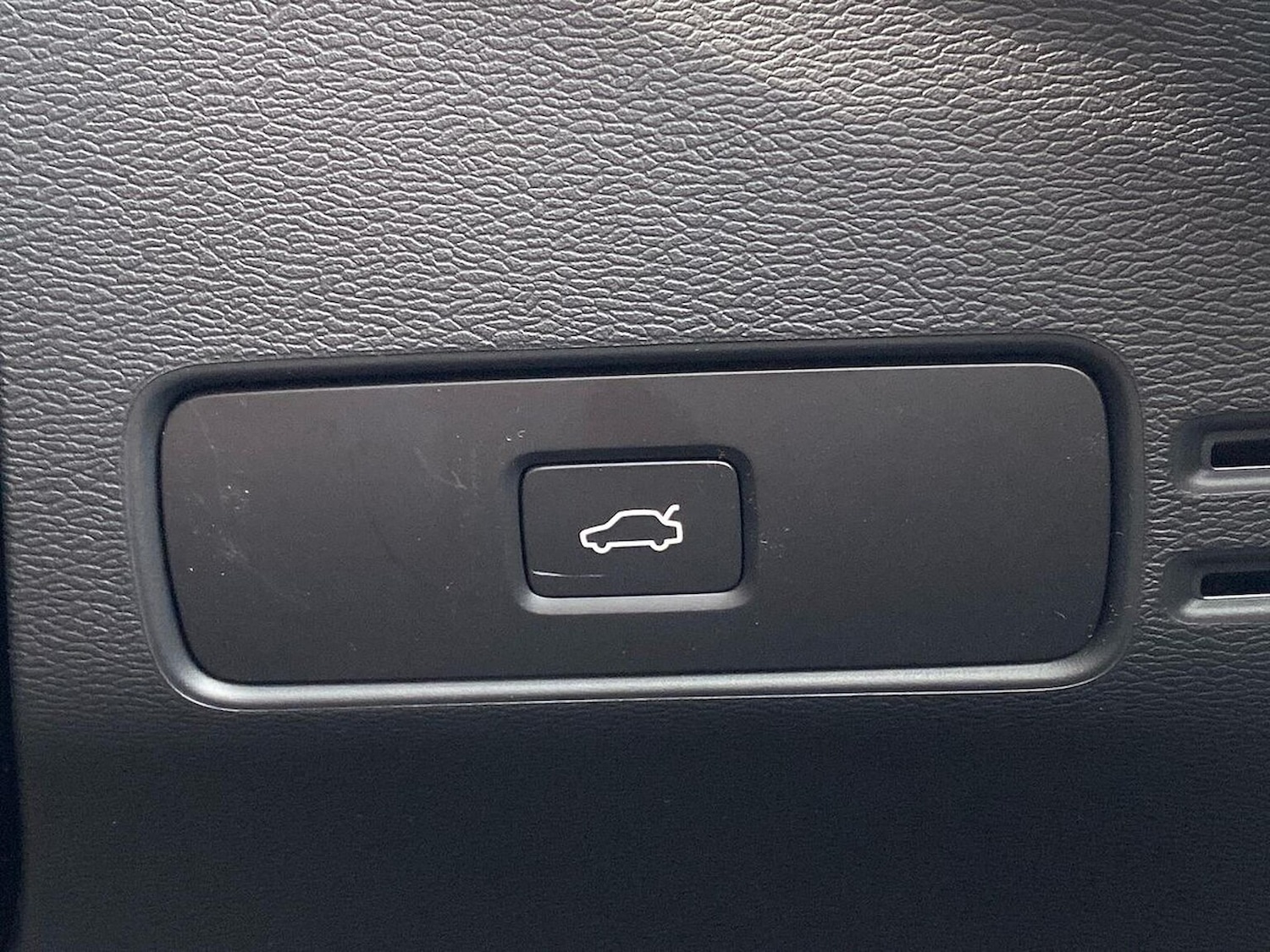 Used Volvo XC40 2025 for sale - 76115500: Photo 23
