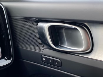 Used Volvo XC40 2025 for sale - 76115500: Photo 2