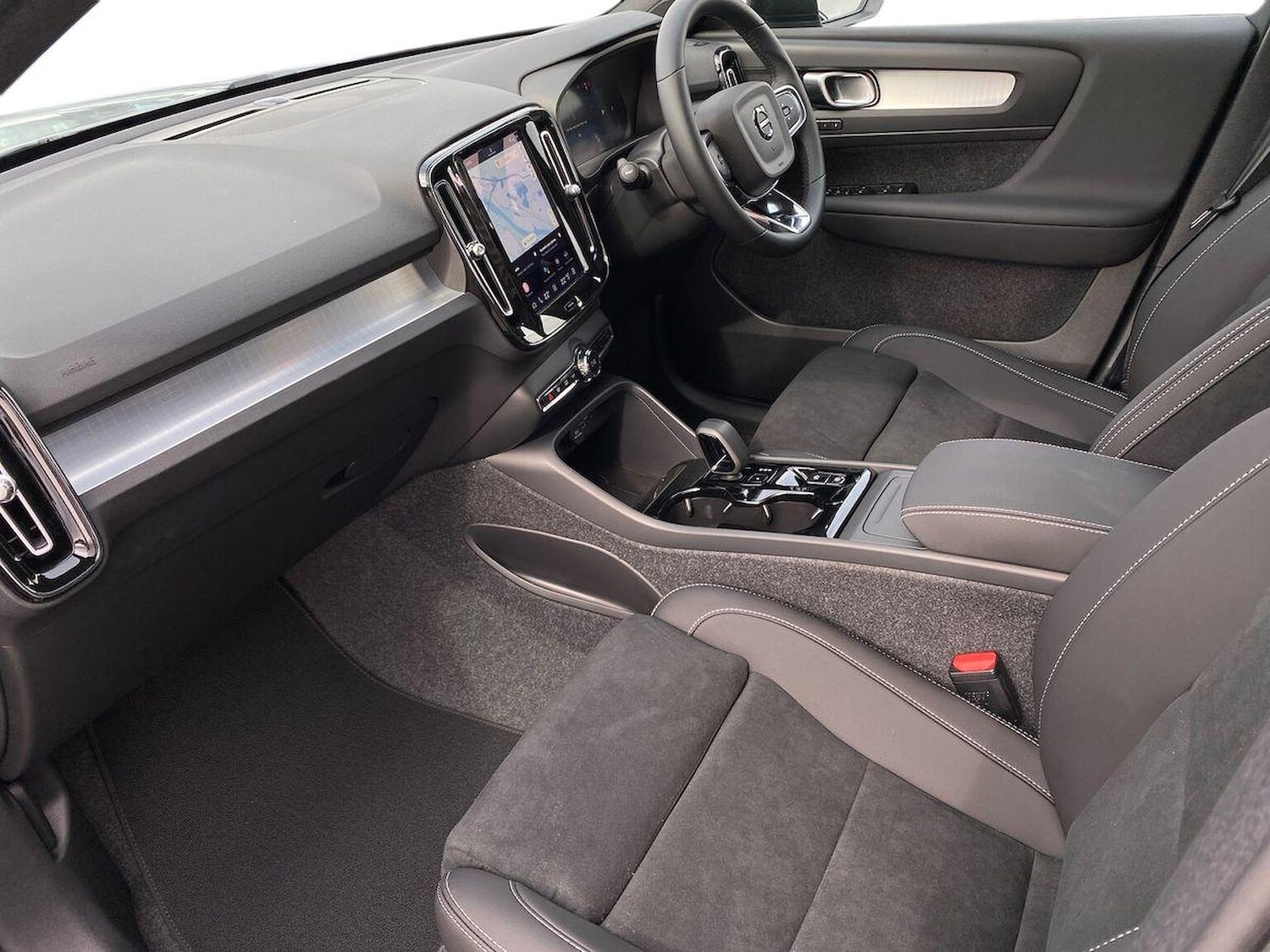 Used Volvo XC40 2025 for sale - 76115500: Photo 8