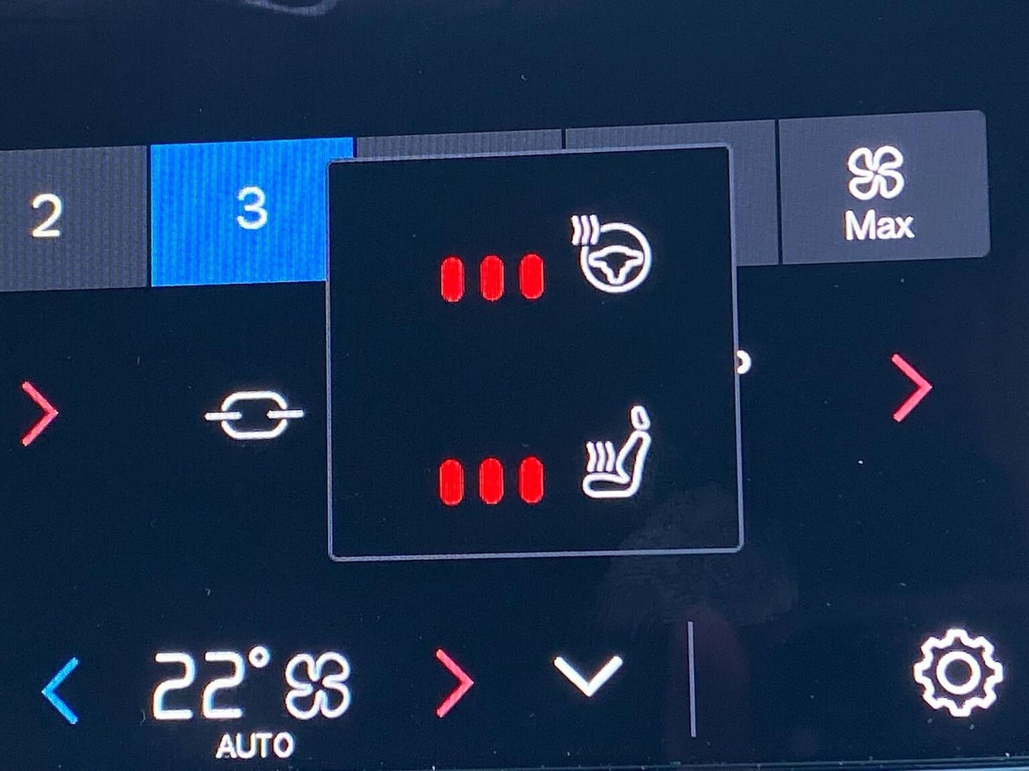 Used Volvo XC60 2023 for sale - 76570994: Photo 2