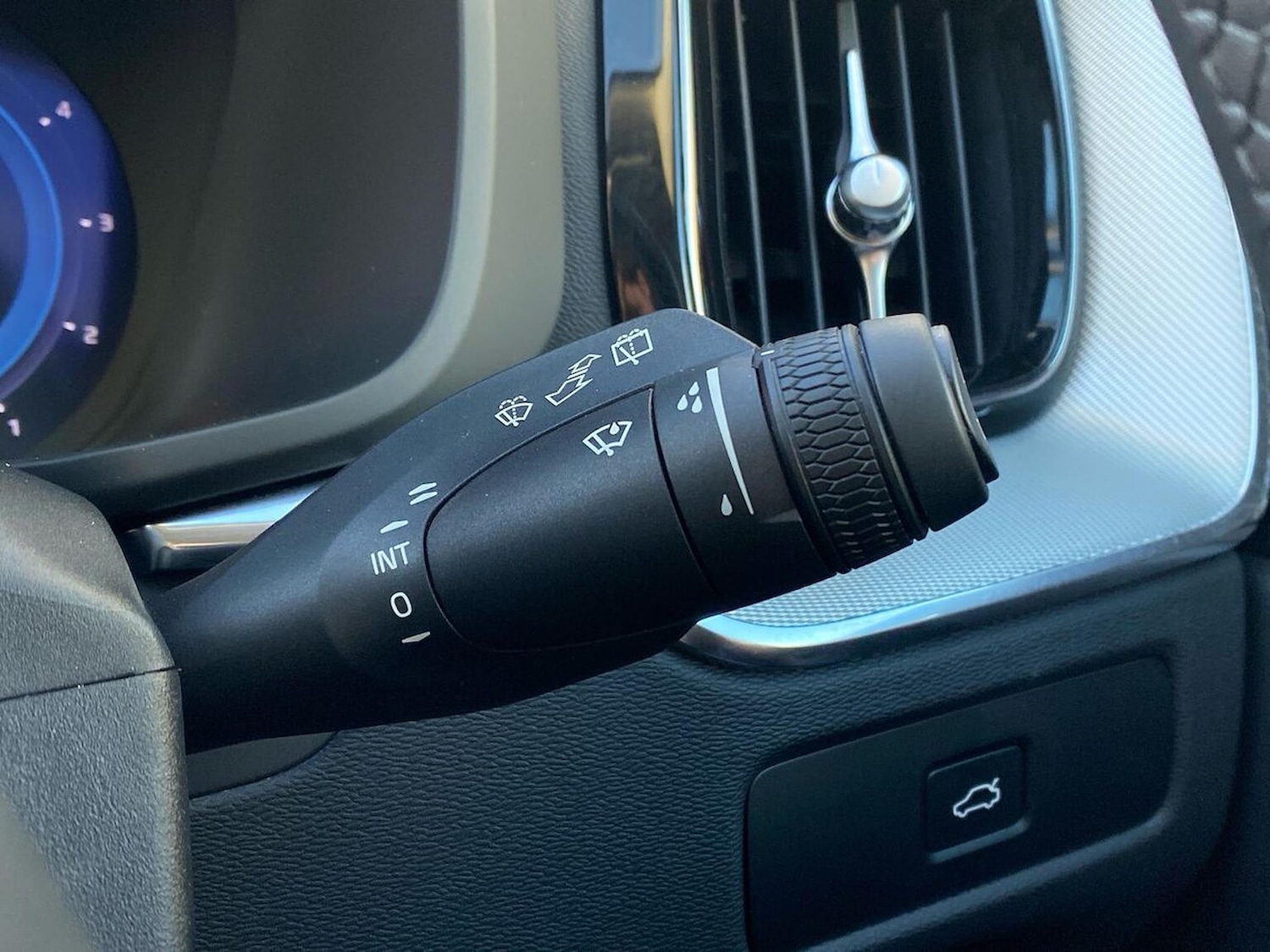 Used Volvo XC60 2023 for sale - 76570994: Photo 28