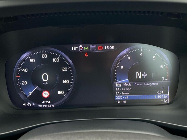 Used Volvo XC40 2021 for sale - 76268322: Photo 11